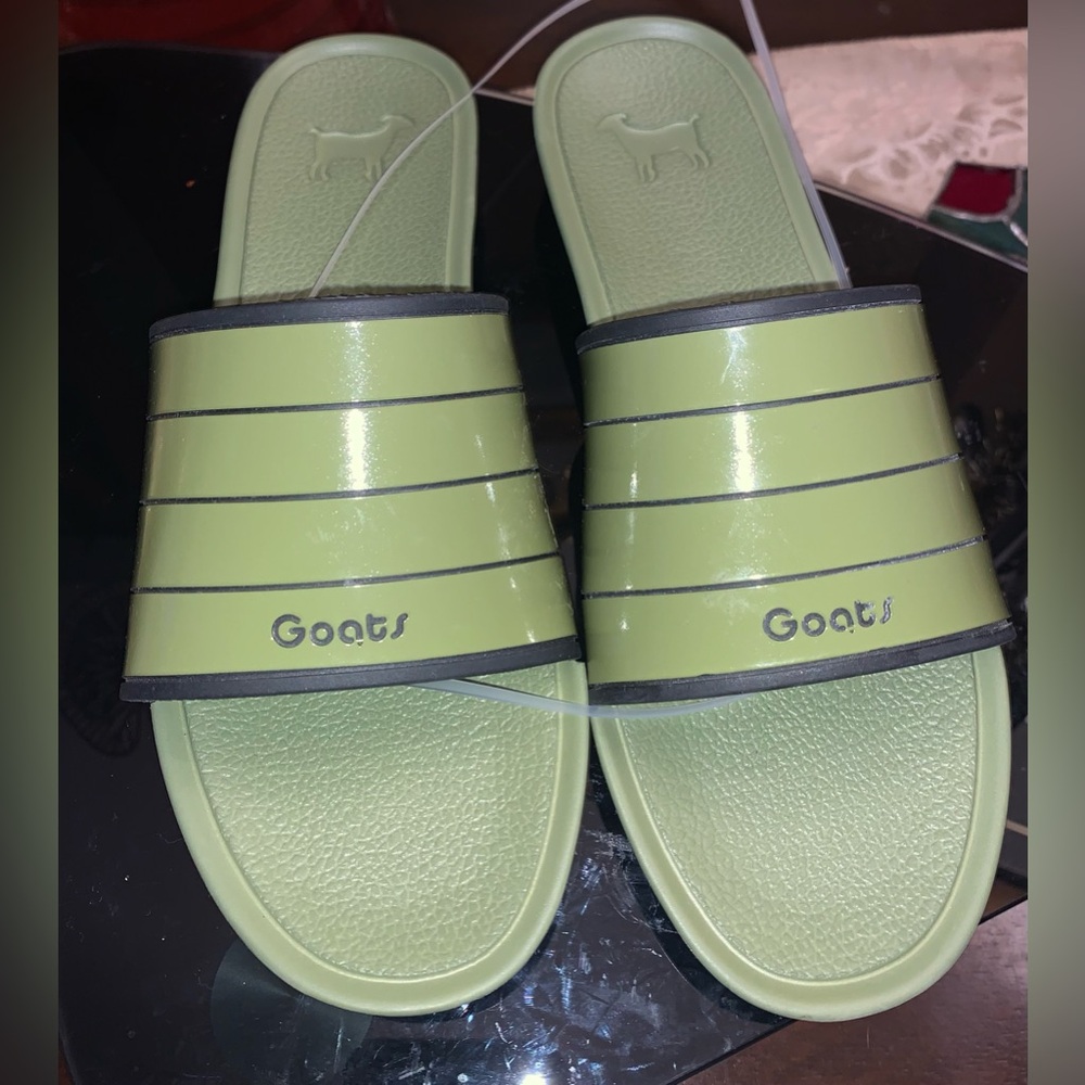Goats Pool Slippers